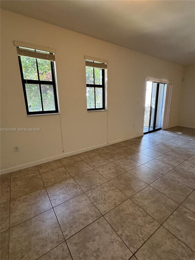 Building Photo - 10600 NW 88th St