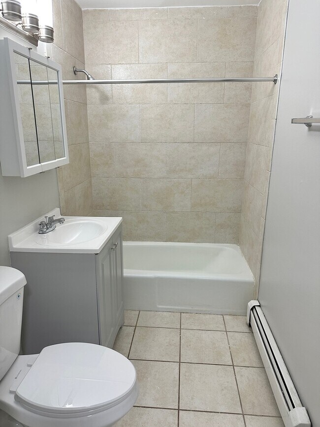 Building Photo - 8635 84th Ct