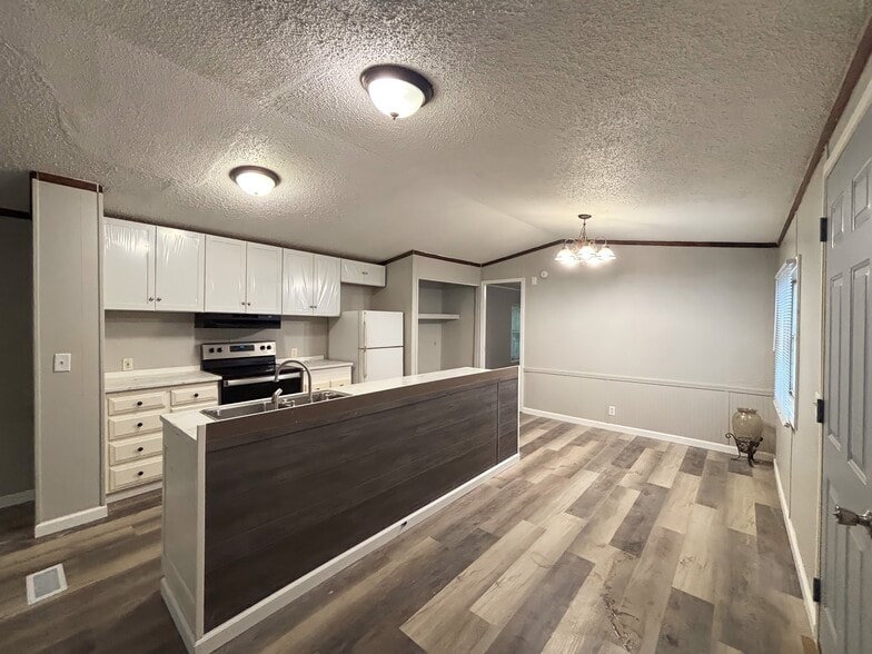 Building Photo - 7013 Timber Ridge N