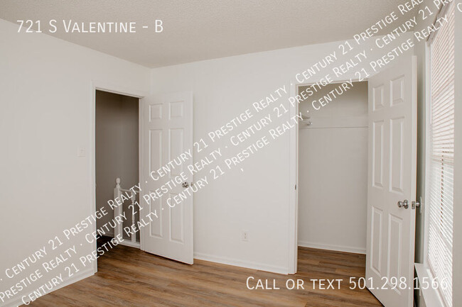 Building Photo - 721 S Valentine-B