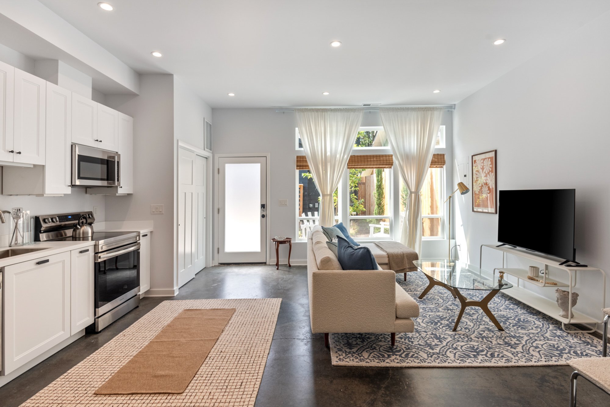 Building Photo - 4451 SE Division St