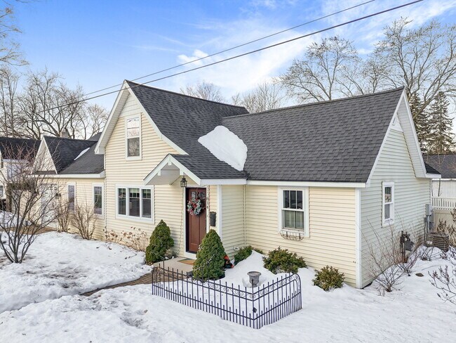 Building Photo - 814 Locust St