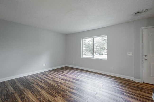 Building Photo - 6876 Beulah Dr