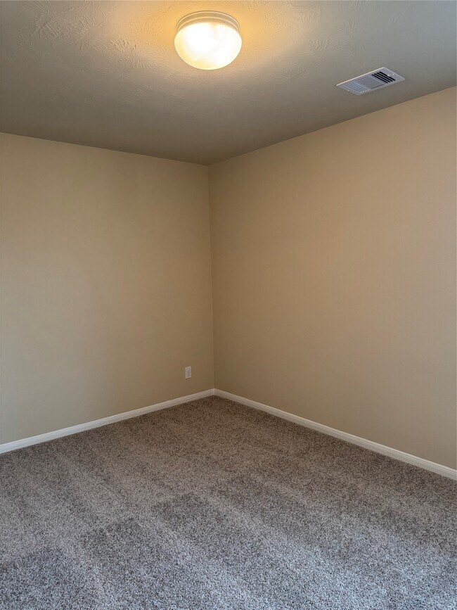 Building Photo - 8127 Almera Falls Dr