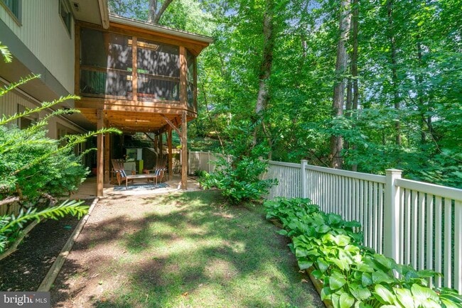 Building Photo - 1715 Hollinwood Dr