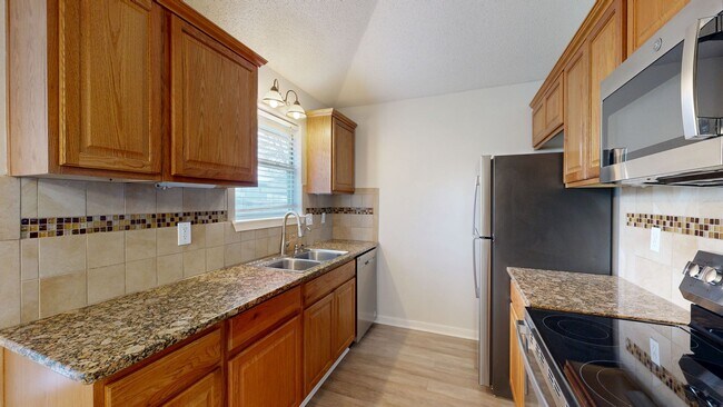 Building Photo - 2 WEEKS FREE!!! NEW PAINT!!!!!! ONLY $1,395!!