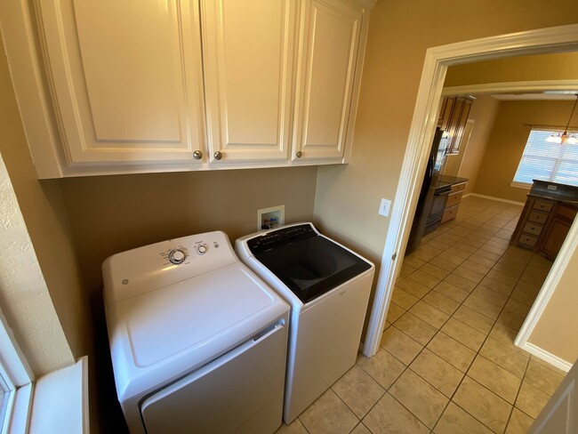 Building Photo - 6012 Remington N Cir