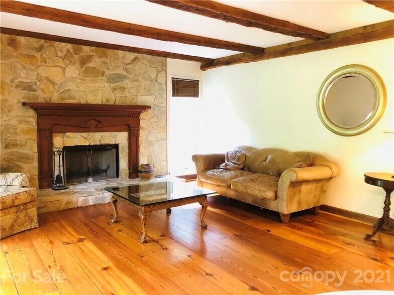 Building Photo - Room in House on Ranson Rd