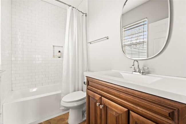 Building Photo - 66 Weyman Ave SW