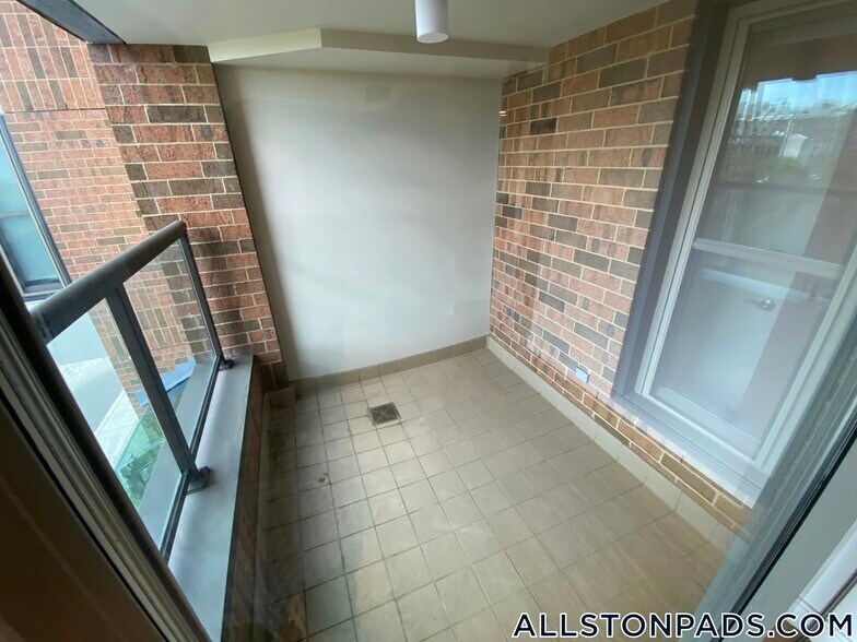 Building Photo - 40 Malvern St