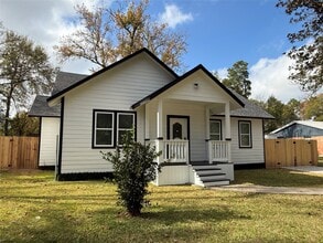 Building Photo - 1010 Long St