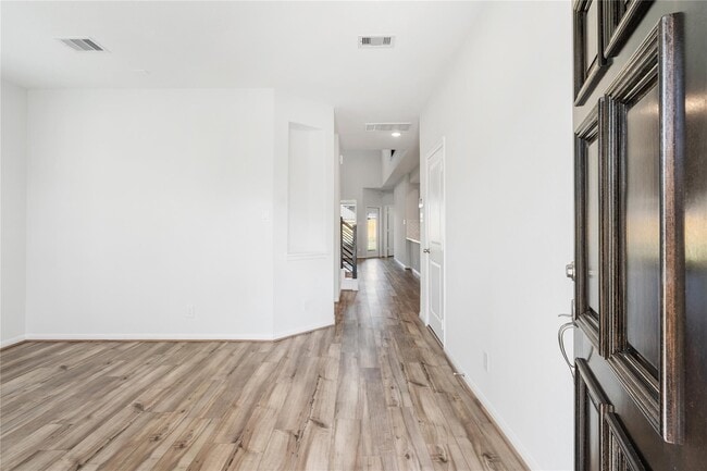 Building Photo - 208 Cambria Green Ln