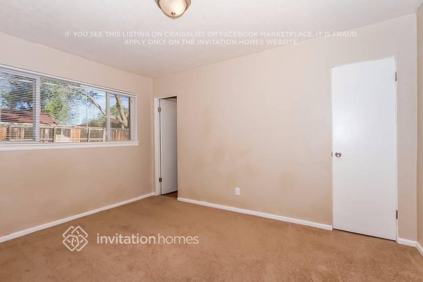 Building Photo - 9301 Lillian Ln