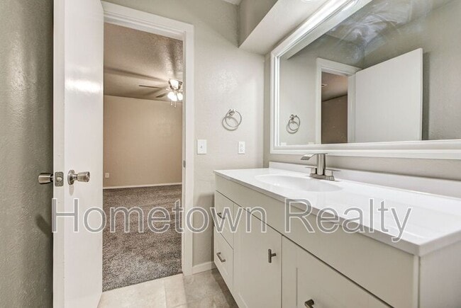 Building Photo - 6460 W Hefner Rd