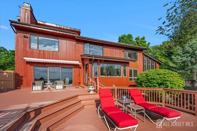 Building Photo - 950 Sunset Ridge