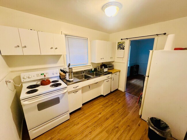 Building Photo - 5303 W Franklin St