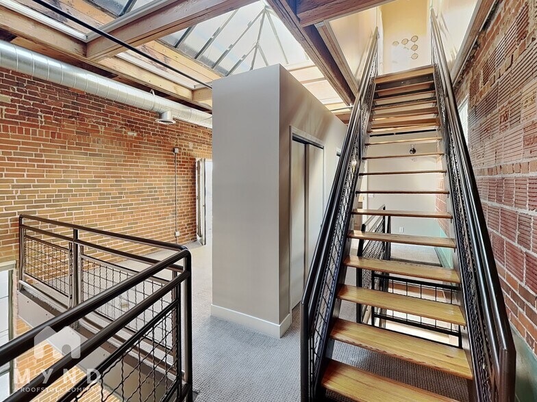 Building Photo - 1515 N Ogden St