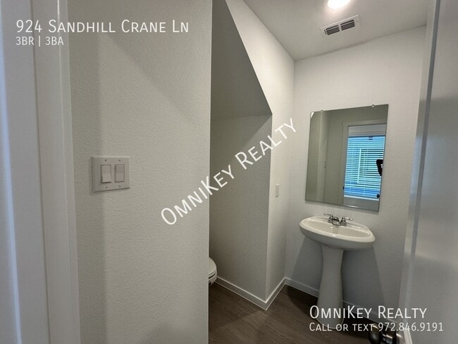 Building Photo - 924 Sandhill Crane Ln