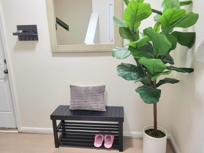 Building Photo - 5260 Collins Rd