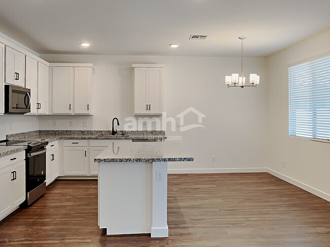 Building Photo - 4137 S 105th Dr