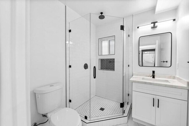 Building Photo - 739 N Formosa Ave