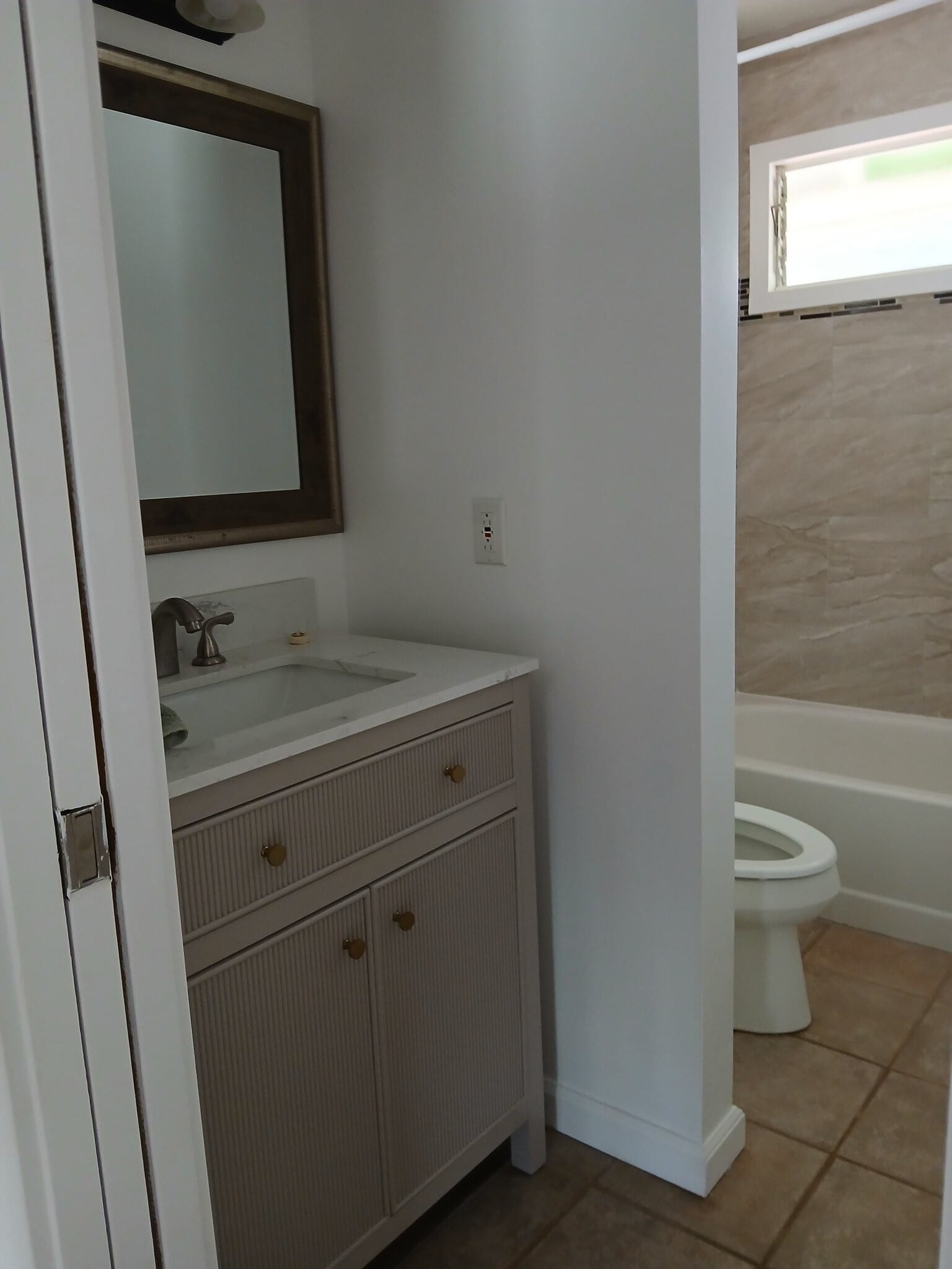 Building Photo - 388 A S High St