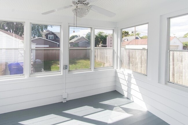 Building Photo - 7208 33rd Ave