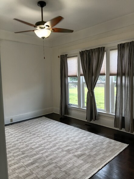 Building Photo - 2322 S 25th St