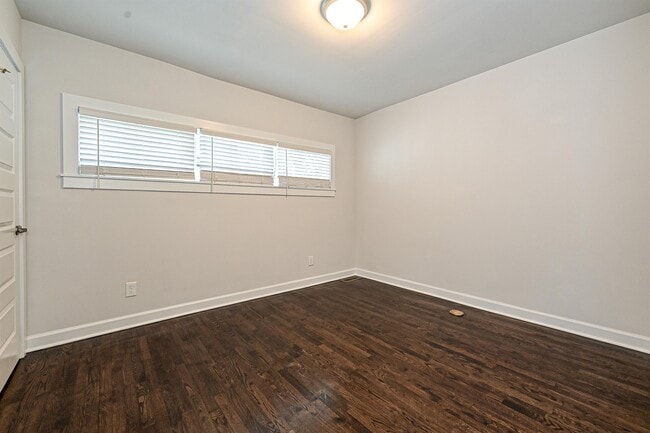Building Photo - 215 S Gardner Ave