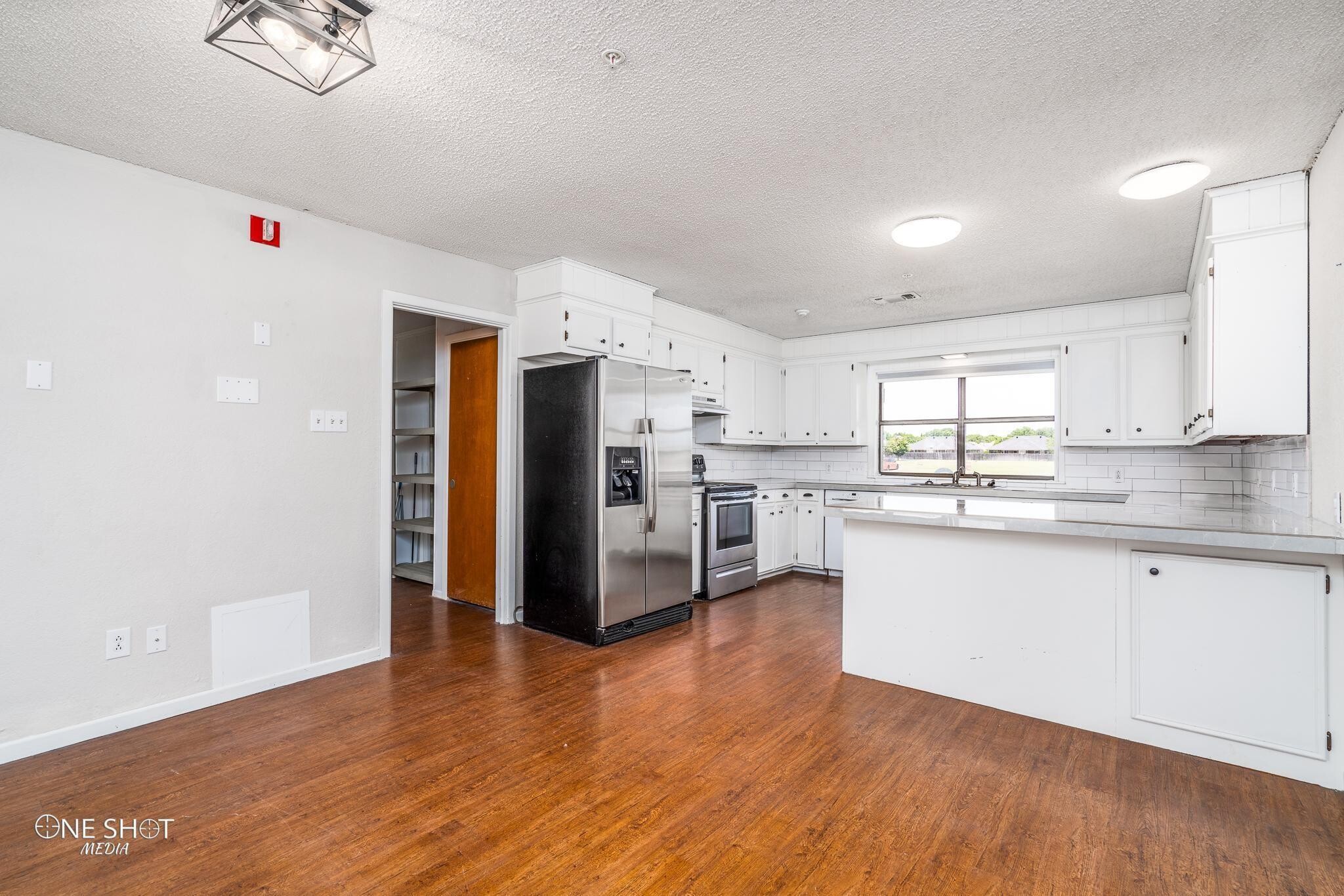Building Photo - 951 Kenwood Dr