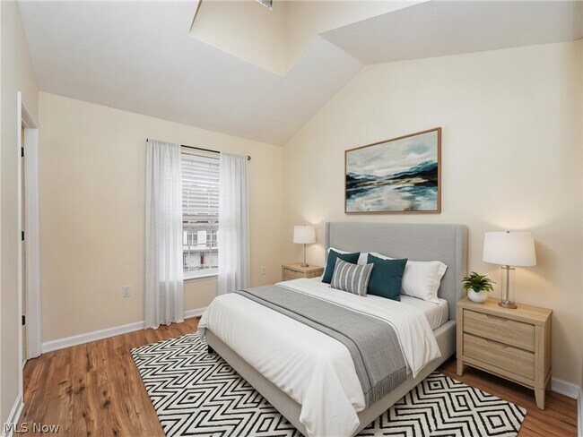 Building Photo - 39 Grandview Dr