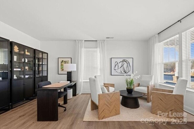 Building Photo - 1018 Fairway Green Ln