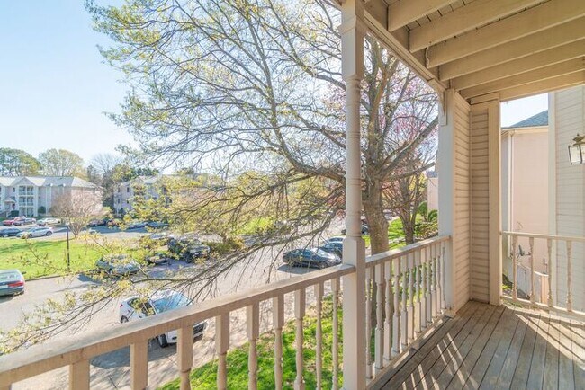 Building Photo - 2 Bed 2 Bath Condo in Charlotte