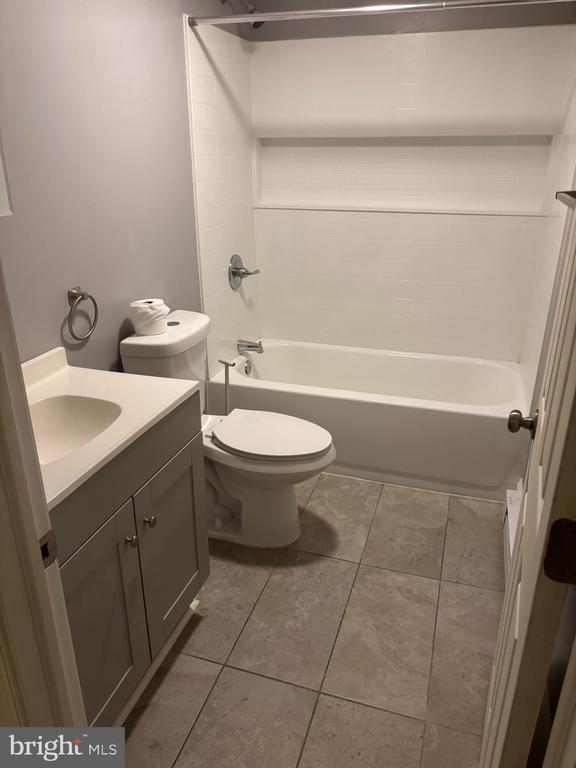 Building Photo - 2435 Welsh Dr