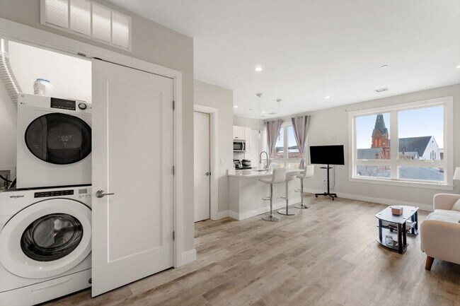 Building Photo - 1457 Tremont St