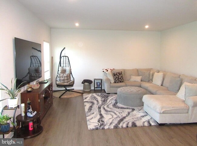 Building Photo - 604 Longleaf Dr
