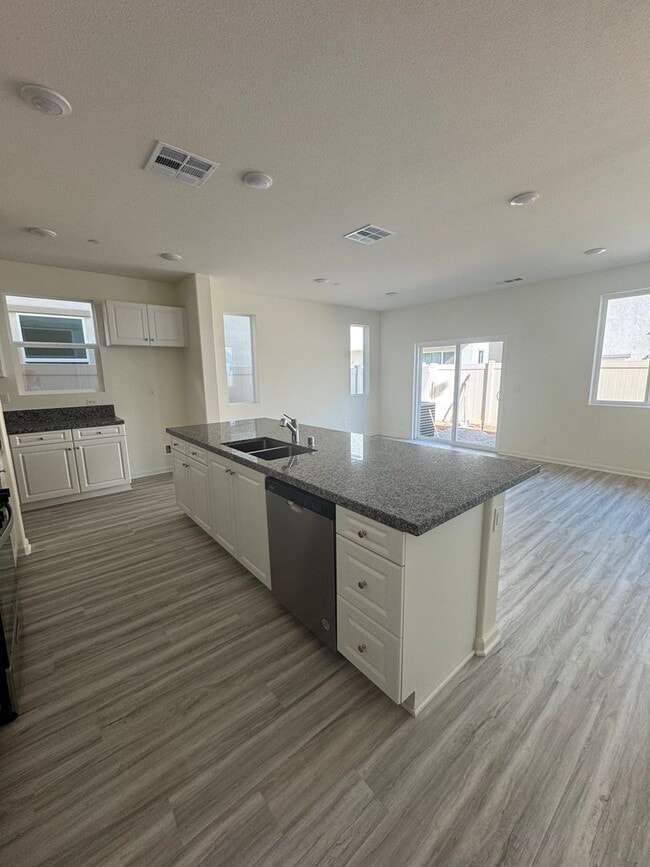 Building Photo - Beautiful Brand New Home