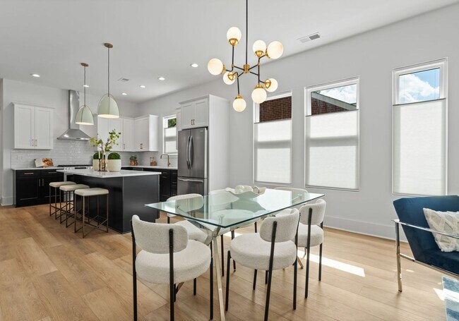 Building Photo - 2008 St John St