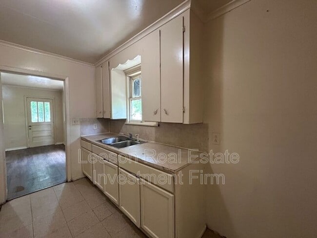 Building Photo - 2551 Claiborne Ave