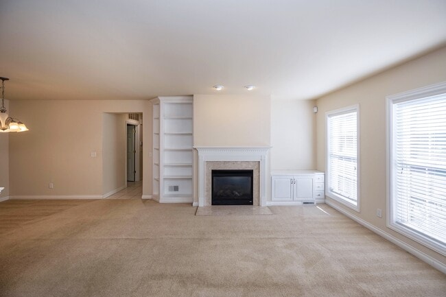 Building Photo - 5706 Hampshire Ln