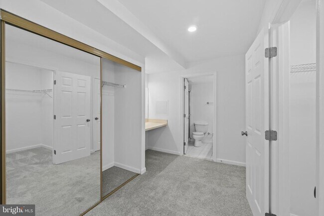 Building Photo - 13 Silverwood Cir