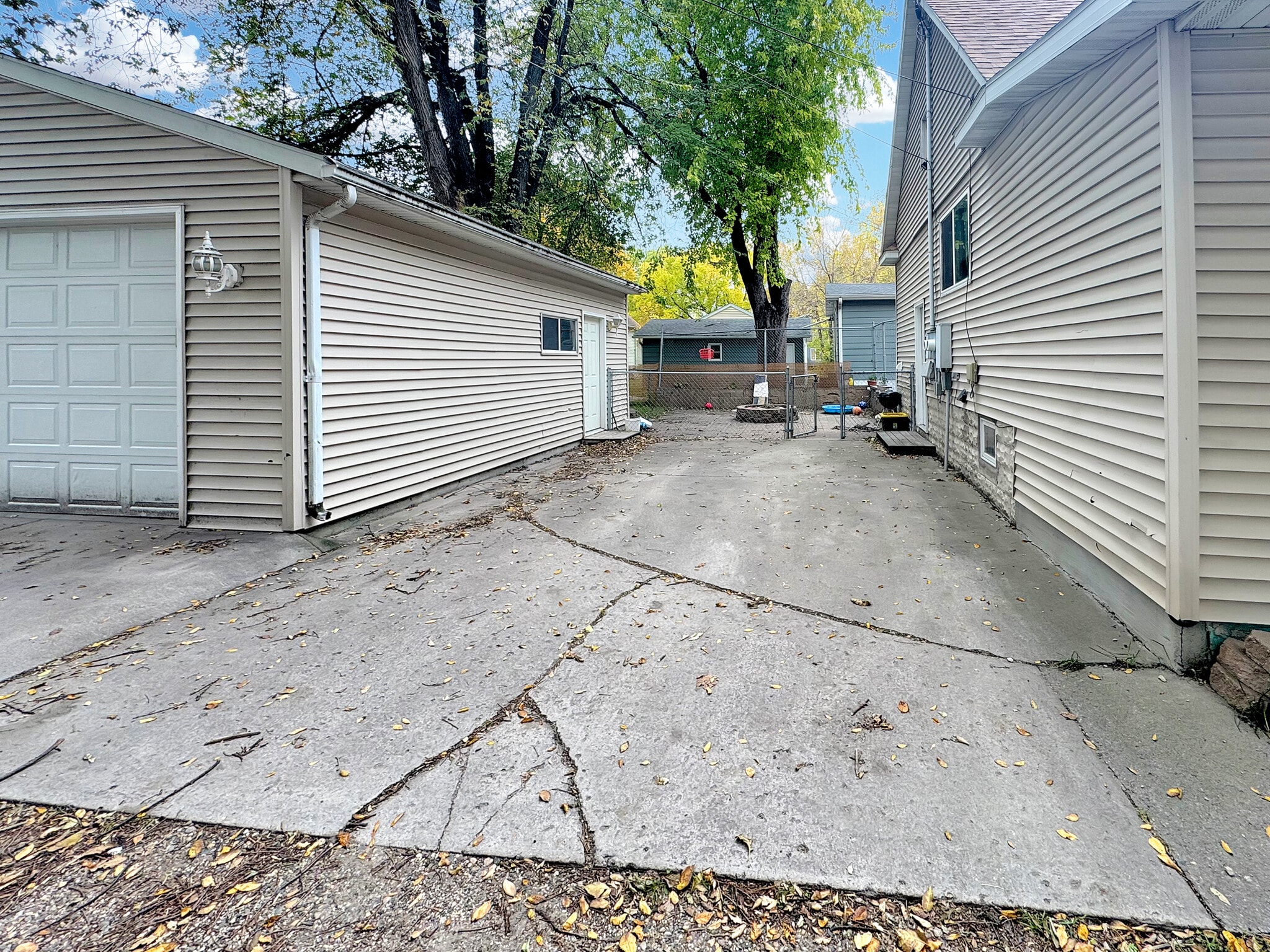 Building Photo - 1118 9th Ave N