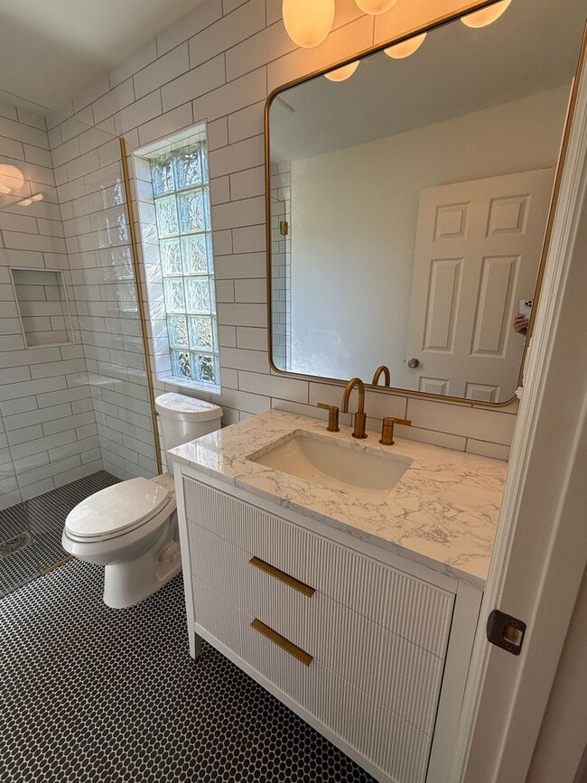 Building Photo - 3/3 Totally Renovated House on Sylvan Drive - Lincoln Forest