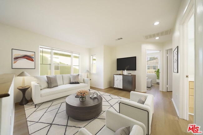 Building Photo - 121 Cancion Way