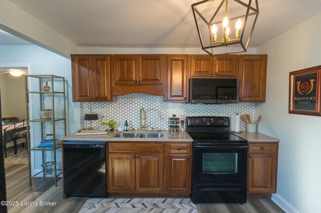 Building Photo - 720 Gheens Ave