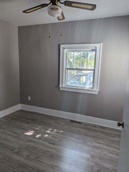 Building Photo - 709 N Blaine St