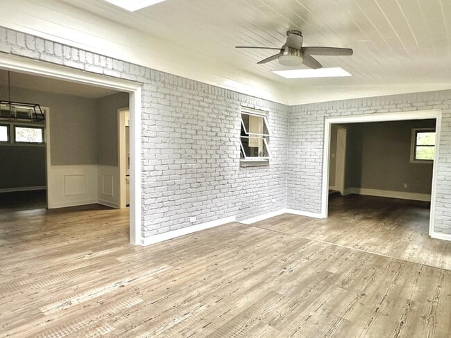 Building Photo - 3024 Brechin Rd