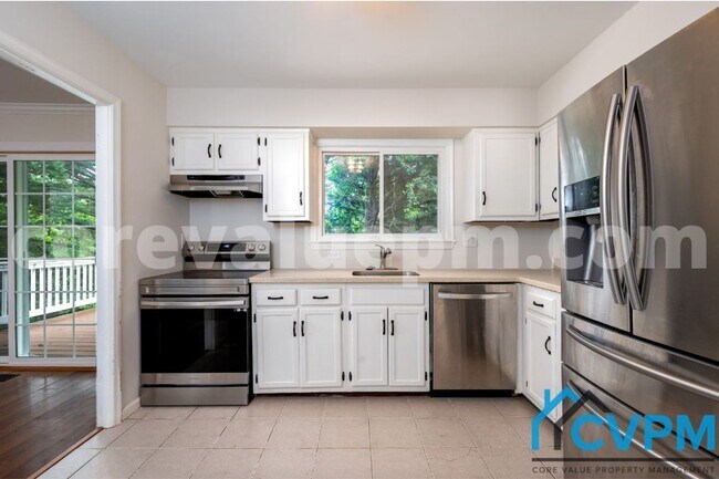 Building Photo - 400 Colonial Ridge Ln