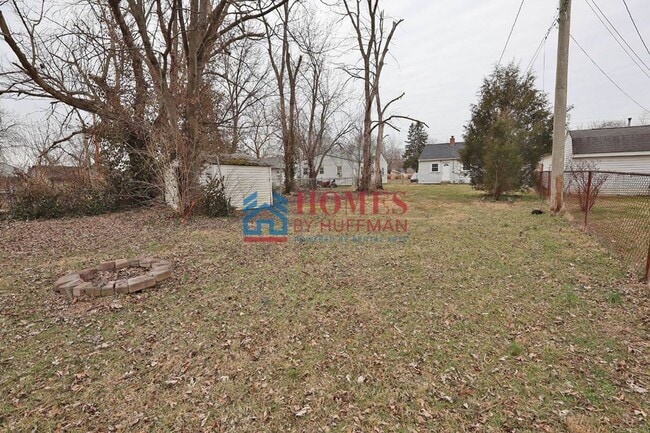 Building Photo - Two Bedroom House