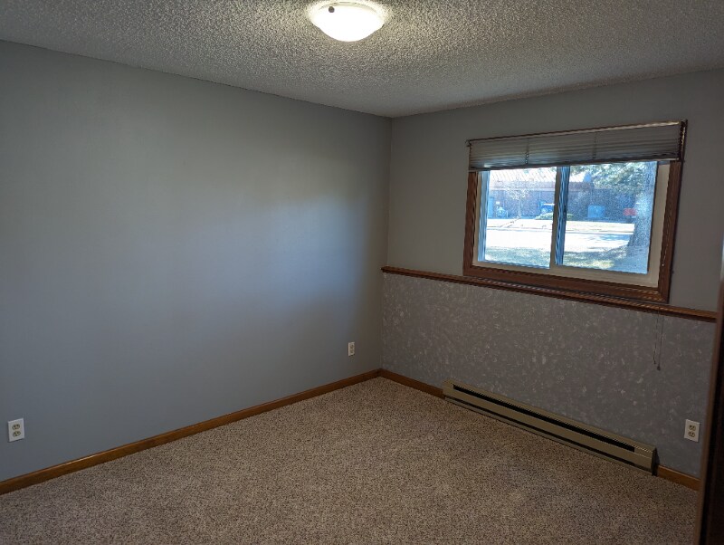 Building Photo - 2450 Hampshire Rd